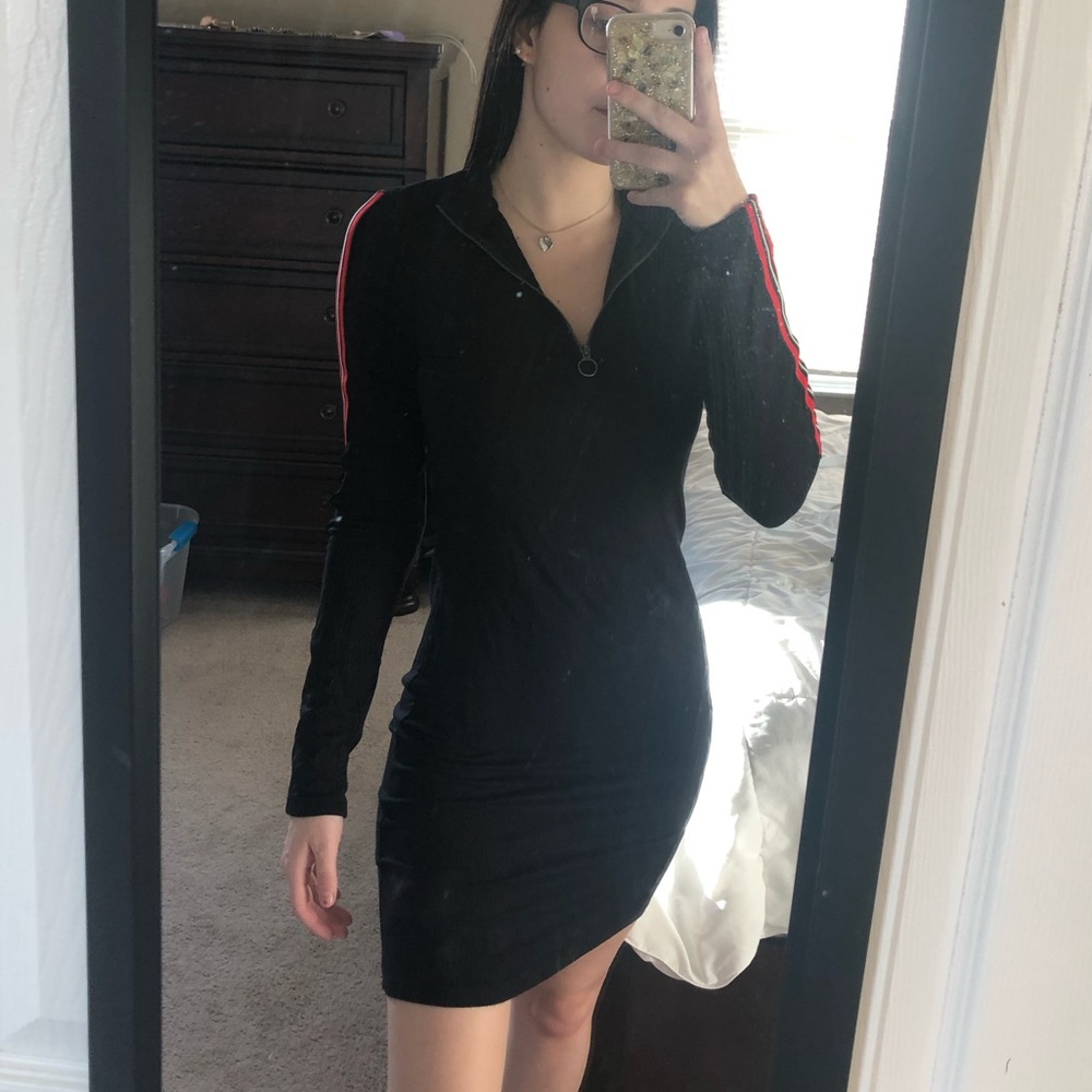 Dress - Picture 2 of 3